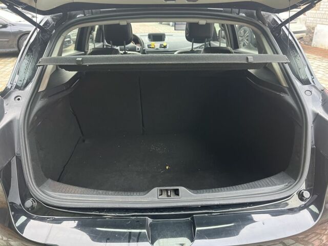 Рено Меган 2011 в Белой Церкве на Automoto.ua Черный Рено Меган, объемом двигателя 1.5 л и пробегом 267 тыс. км за 6999 $, фото 23 на Automoto.ua