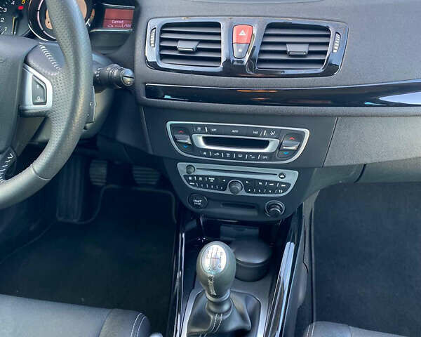 Черный Рено Меган, объемом двигателя 1.46 л и пробегом 270 тыс. км за 7300 $, фото 30 на Automoto.ua