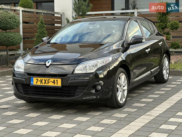 Рено Меган 2011 в Стрые на Automoto.ua Черный Рено Меган, объемом двигателя 1.6 л и пробегом 255 тыс. км за 6950 $, фото 46 на Automoto.ua