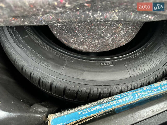 Рено Меган 2011 в Стрые на Automoto.ua Черный Рено Меган, объемом двигателя 1.6 л и пробегом 255 тыс. км за 6950 $, фото 114 на Automoto.ua