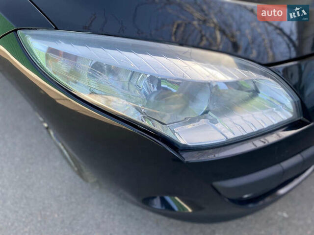 Черный Рено Меган, объемом двигателя 1.46 л и пробегом 270 тыс. км за 7300 $, фото 17 на Automoto.ua