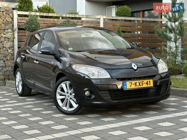 Рено Меган 2011 в Стрые на Automoto.ua Черный Рено Меган, объемом двигателя 1.6 л и пробегом 255 тыс. км за 6950 $, фото 61 на Automoto.ua