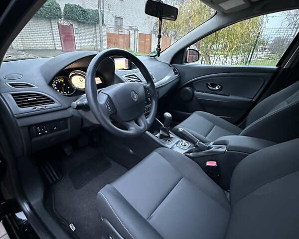 Черный Рено Меган, объемом двигателя 1.6 л и пробегом 211 тыс. км за 7400 $, фото 11 на Automoto.ua