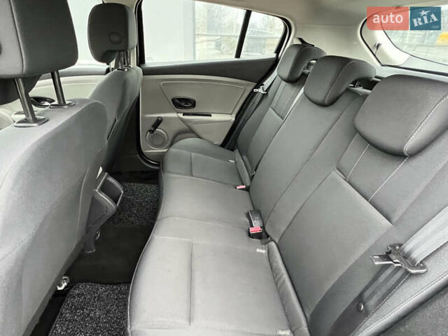 Черный Рено Меган, объемом двигателя 1.6 л и пробегом 206 тыс. км за 7300 $, фото 31 на Automoto.ua