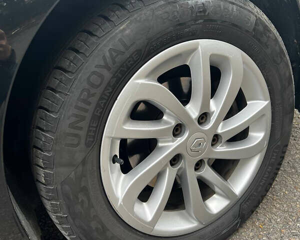 Черный Рено Меган, объемом двигателя 1.6 л и пробегом 178 тыс. км за 8500 $, фото 3 на Automoto.ua