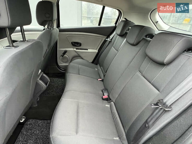 Черный Рено Меган, объемом двигателя 1.6 л и пробегом 206 тыс. км за 7300 $, фото 32 на Automoto.ua