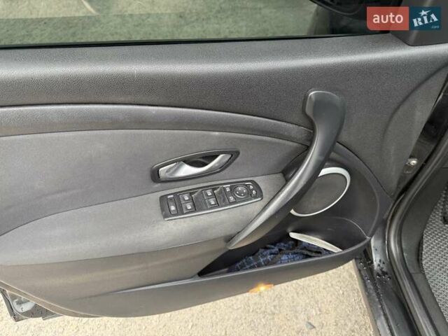 Чорний Рено Меган, об'ємом двигуна 1.9 л та пробігом 306 тис. км за 5800 $, фото 11 на Automoto.ua
