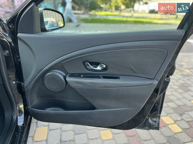 Черный Рено Меган, объемом двигателя 1.6 л и пробегом 210 тыс. км за 7600 $, фото 14 на Automoto.ua