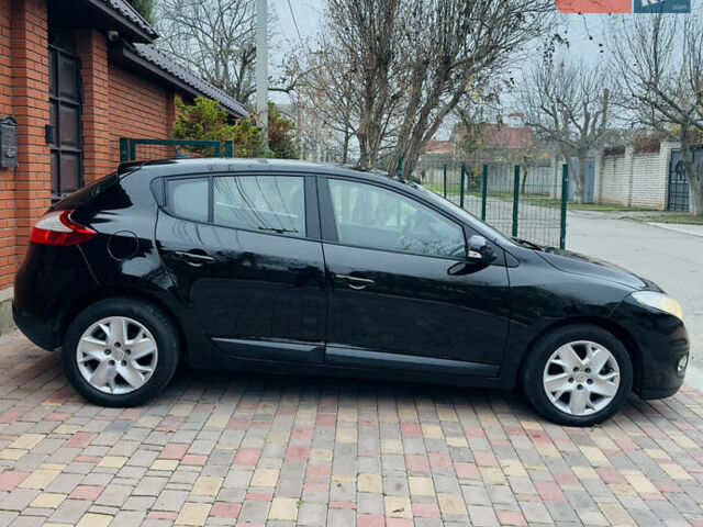 Черный Рено Меган, объемом двигателя 1.6 л и пробегом 211 тыс. км за 7400 $, фото 4 на Automoto.ua