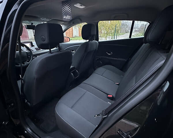 Черный Рено Меган, объемом двигателя 1.6 л и пробегом 211 тыс. км за 7400 $, фото 16 на Automoto.ua