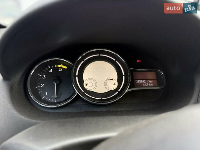 Черный Рено Меган, объемом двигателя 1.5 л и пробегом 286 тыс. км за 7700 $, фото 23 на Automoto.ua