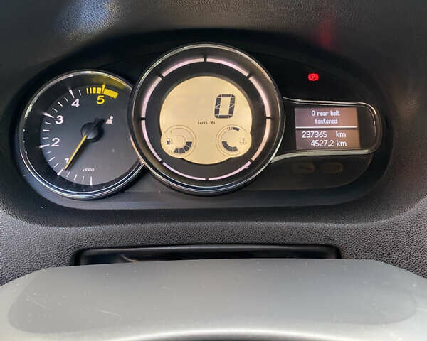 Чорний Рено Меган, об'ємом двигуна 1.46 л та пробігом 237 тис. км за 6700 $, фото 23 на Automoto.ua