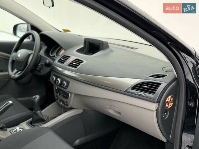 Чорний Рено Меган, об'ємом двигуна 1.6 л та пробігом 180 тис. км за 7199 $, фото 45 на Automoto.ua