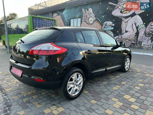 Черный Рено Меган, объемом двигателя 1.6 л и пробегом 210 тыс. км за 7600 $, фото 2 на Automoto.ua