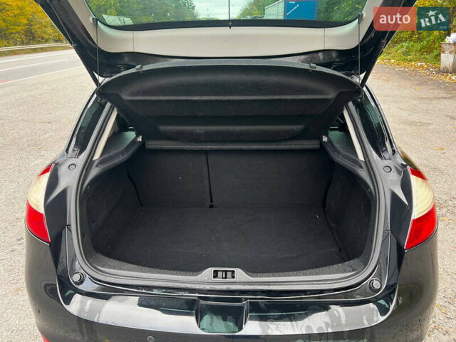 Черный Рено Меган, объемом двигателя 1.6 л и пробегом 178 тыс. км за 8500 $, фото 4 на Automoto.ua