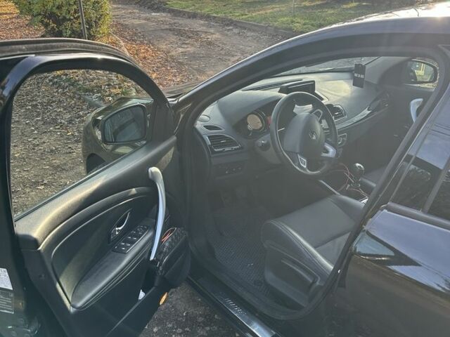 Черный Рено Меган, объемом двигателя 1.5 л и пробегом 230 тыс. км за 8900 $, фото 10 на Automoto.ua