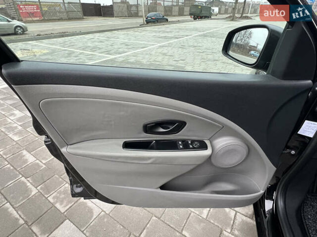 Черный Рено Меган, объемом двигателя 1.6 л и пробегом 206 тыс. км за 7300 $, фото 30 на Automoto.ua