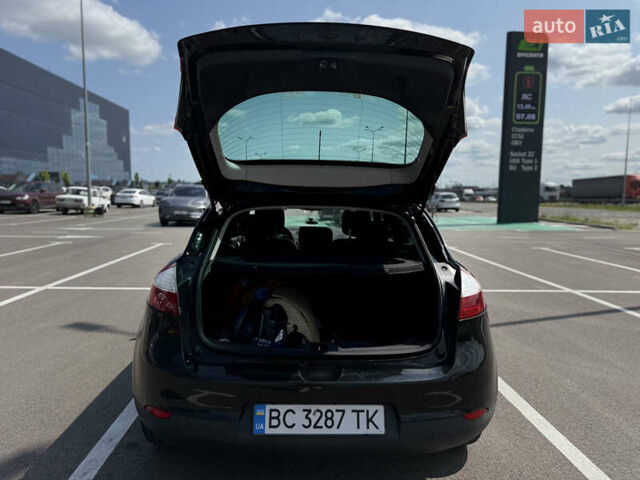 Черный Рено Меган, объемом двигателя 1.5 л и пробегом 286 тыс. км за 7700 $, фото 13 на Automoto.ua