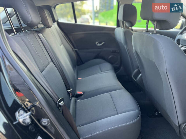 Черный Рено Меган, объемом двигателя 1.6 л и пробегом 210 тыс. км за 7600 $, фото 12 на Automoto.ua