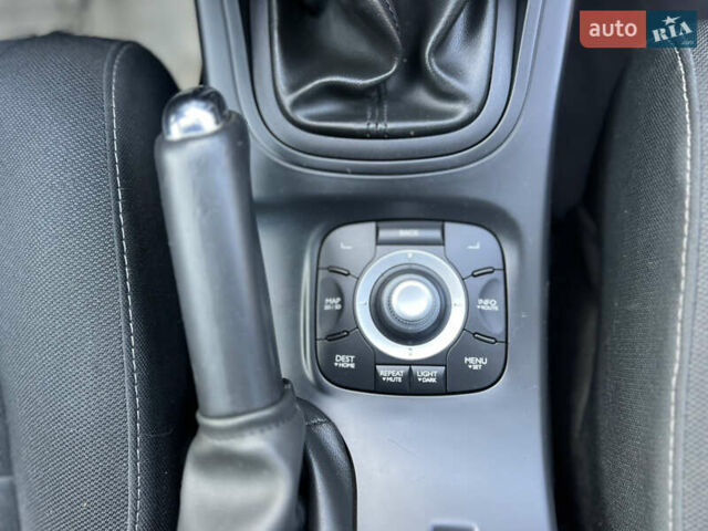 Черный Рено Меган, объемом двигателя 1.6 л и пробегом 210 тыс. км за 7600 $, фото 19 на Automoto.ua