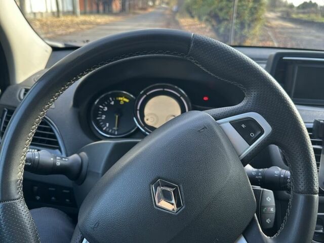 Черный Рено Меган, объемом двигателя 1.5 л и пробегом 230 тыс. км за 8900 $, фото 13 на Automoto.ua