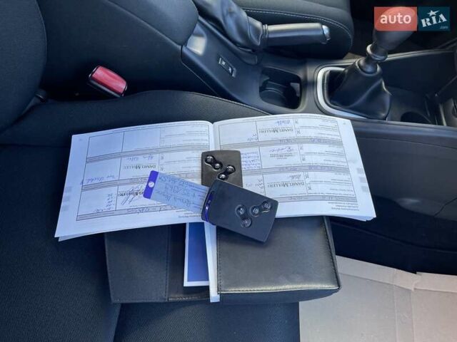 Чорний Рено Меган, об'ємом двигуна 1.6 л та пробігом 247 тис. км за 6850 $, фото 9 на Automoto.ua