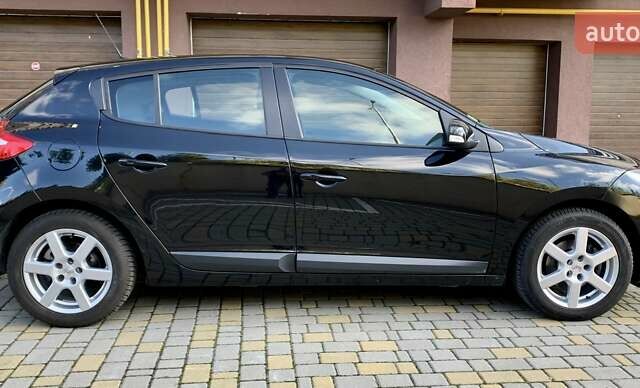 Чорний Рено Меган, об'ємом двигуна 1.6 л та пробігом 177 тис. км за 8300 $, фото 3 на Automoto.ua