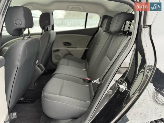 Чорний Рено Меган, об'ємом двигуна 1.6 л та пробігом 180 тис. км за 7199 $, фото 42 на Automoto.ua