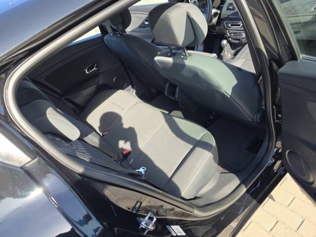 Черный Рено Меган, объемом двигателя 1.5 л и пробегом 279 тыс. км за 7600 $, фото 18 на Automoto.ua