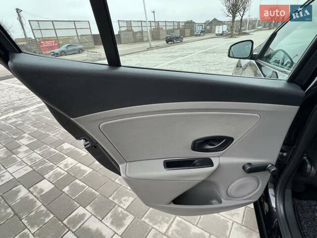 Черный Рено Меган, объемом двигателя 1.6 л и пробегом 206 тыс. км за 7300 $, фото 34 на Automoto.ua