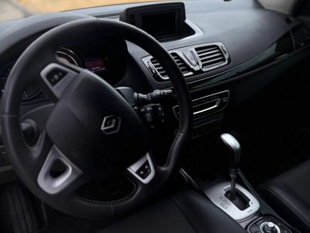 Рено Меган 2012 у Одесі на Automoto.ua Чорний Рено Меган, об'ємом двигуна 1.5 л та пробігом 244 тис. км за 7600 $, фото 16 на Automoto.ua