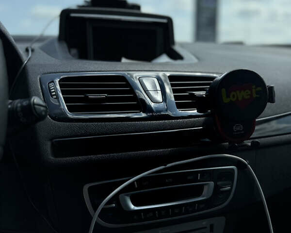 Черный Рено Меган, объемом двигателя 1.5 л и пробегом 286 тыс. км за 7700 $, фото 24 на Automoto.ua