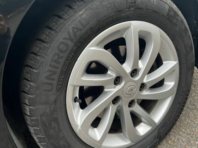 Черный Рено Меган, объемом двигателя 1.6 л и пробегом 178 тыс. км за 8500 $, фото 4 на Automoto.ua