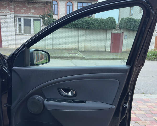 Черный Рено Меган, объемом двигателя 1.6 л и пробегом 211 тыс. км за 7400 $, фото 21 на Automoto.ua