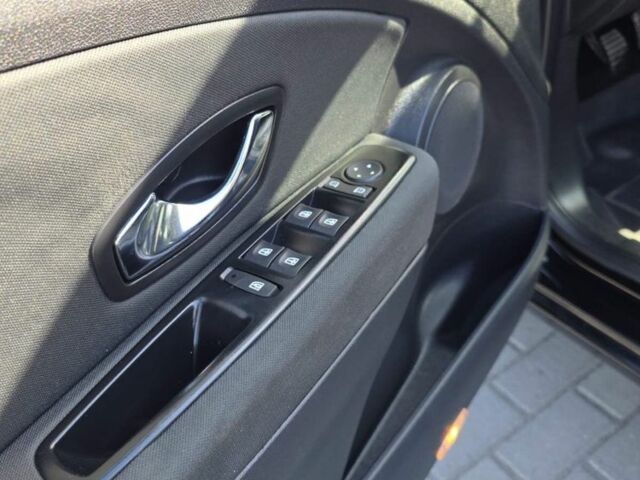 Черный Рено Меган, объемом двигателя 1.5 л и пробегом 279 тыс. км за 7600 $, фото 11 на Automoto.ua