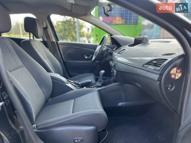 Черный Рено Меган, объемом двигателя 1.6 л и пробегом 210 тыс. км за 7600 $, фото 13 на Automoto.ua