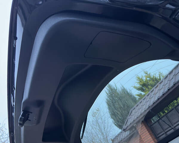 Черный Рено Меган, объемом двигателя 1.6 л и пробегом 211 тыс. км за 7400 $, фото 26 на Automoto.ua