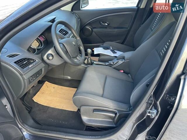 Чорний Рено Меган, об'ємом двигуна 1.6 л та пробігом 247 тис. км за 6850 $, фото 16 на Automoto.ua