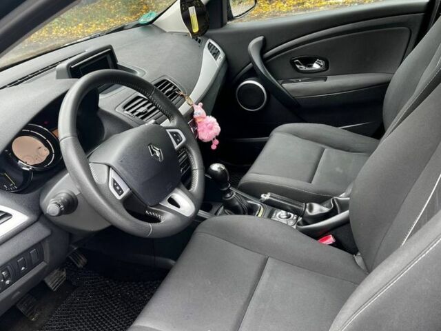 Черный Рено Меган, объемом двигателя 1.6 л и пробегом 178 тыс. км за 8500 $, фото 6 на Automoto.ua