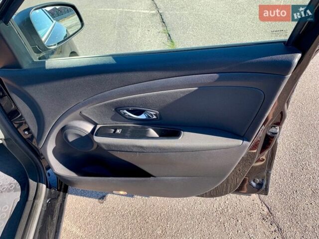 Чорний Рено Меган, об'ємом двигуна 1.6 л та пробігом 188 тис. км за 7800 $, фото 14 на Automoto.ua