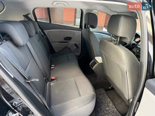 Черный Рено Меган, объемом двигателя 1.6 л и пробегом 206 тыс. км за 7300 $, фото 41 на Automoto.ua