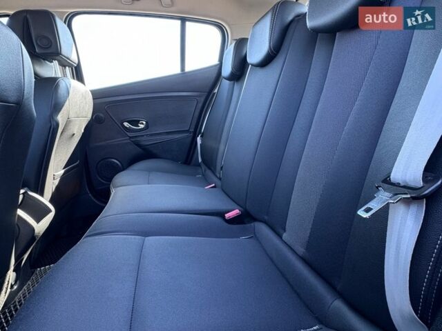 Чорний Рено Меган, об'ємом двигуна 1.4 л та пробігом 270 тис. км за 7000 $, фото 4 на Automoto.ua