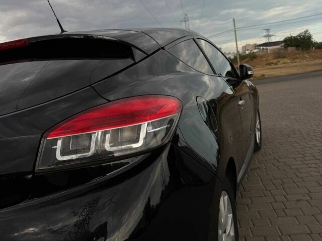 Рено Меган 2012 у Одесі на Automoto.ua Чорний Рено Меган, об'ємом двигуна 1.5 л та пробігом 244 тис. км за 7600 $, фото 6 на Automoto.ua