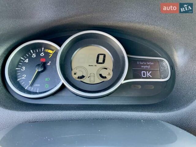 Чорний Рено Меган, об'ємом двигуна 1.6 л та пробігом 185 тис. км за 7950 $, фото 16 на Automoto.ua