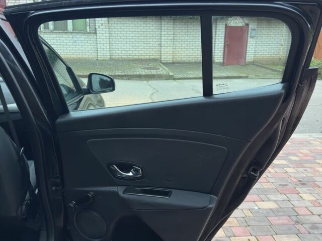 Чорний Рено Меган, об'ємом двигуна 1.6 л та пробігом 211 тис. км за 7700 $, фото 13 на Automoto.ua