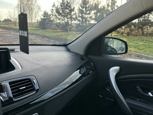 Черный Рено Меган, объемом двигателя 1.5 л и пробегом 230 тыс. км за 8900 $, фото 12 на Automoto.ua