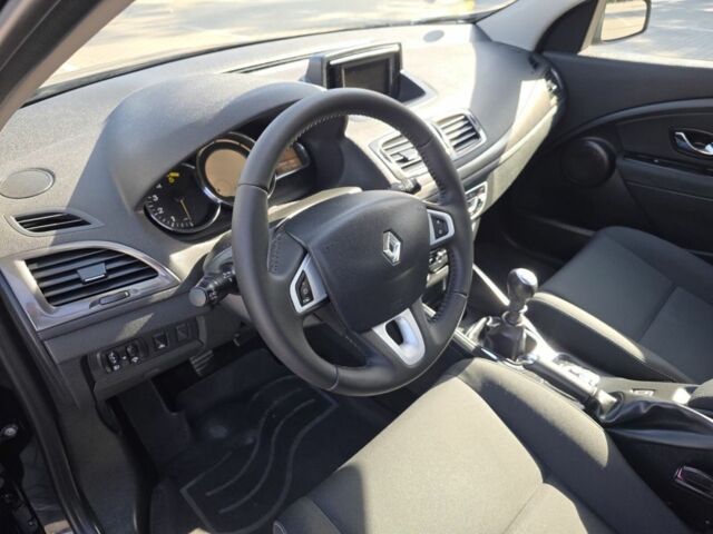 Черный Рено Меган, объемом двигателя 1.5 л и пробегом 279 тыс. км за 7600 $, фото 12 на Automoto.ua