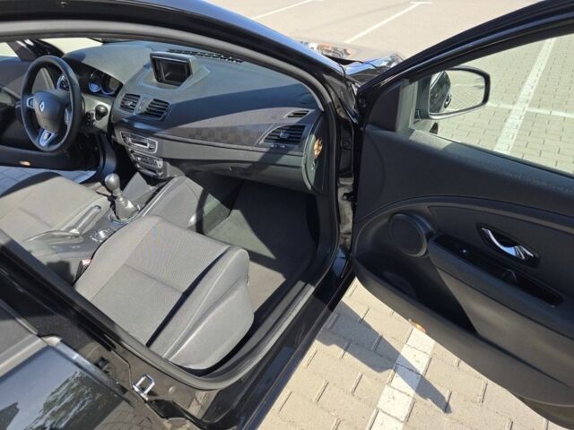 Черный Рено Меган, объемом двигателя 1.5 л и пробегом 279 тыс. км за 7600 $, фото 17 на Automoto.ua