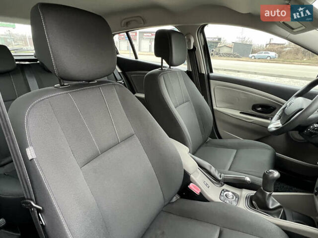 Черный Рено Меган, объемом двигателя 1.6 л и пробегом 206 тыс. км за 7300 $, фото 42 на Automoto.ua