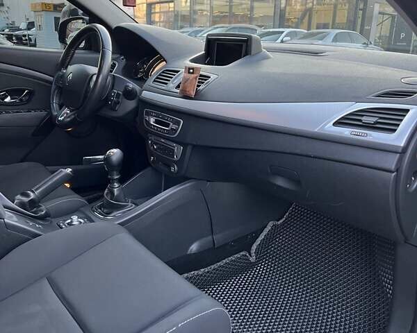 Черный Рено Меган, объемом двигателя 1.46 л и пробегом 250 тыс. км за 7699 $, фото 31 на Automoto.ua